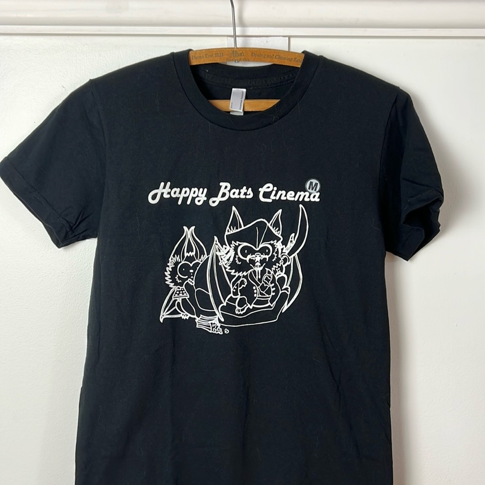 Happy Bats 🦇 Cinema Black T-Shirt with Whimsical Pirate Bat Design NWOT